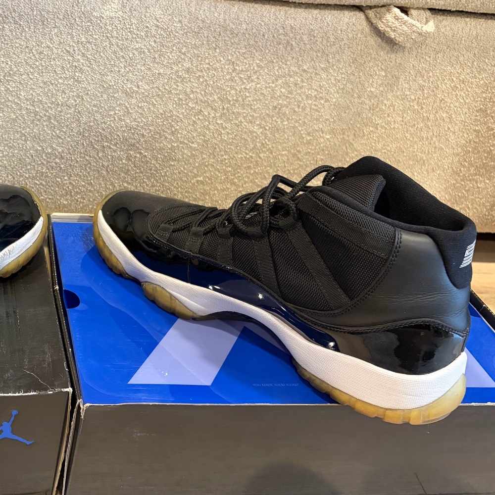 Nike Air Jordan 11 Retro "Space Jam"